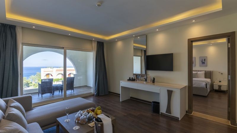 jacuzzi suite