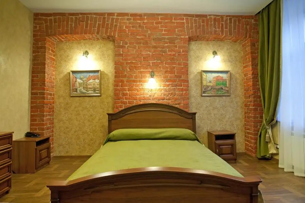 CASTLE HOTEL
