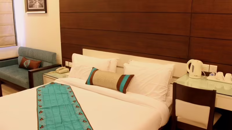 AMRAPALI GRAND HOTEL