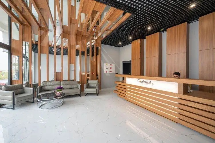 CONTINENTAL AIRPORT HOTEL