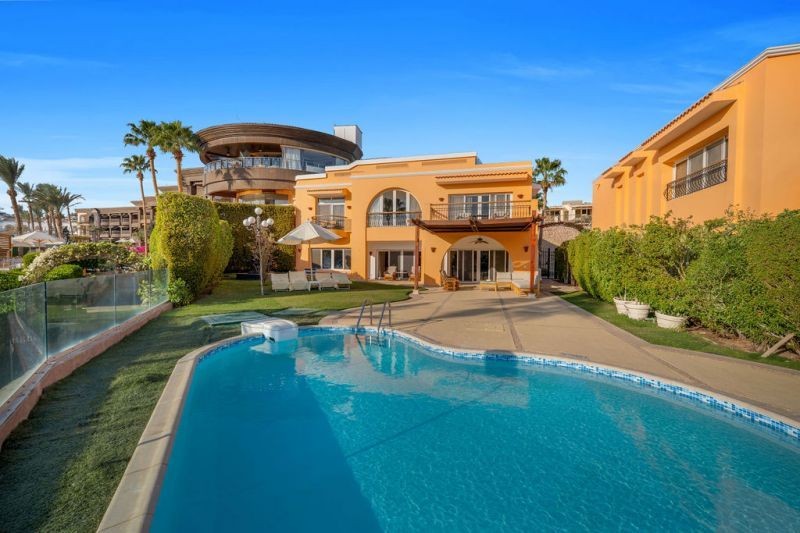 villa queen nariman