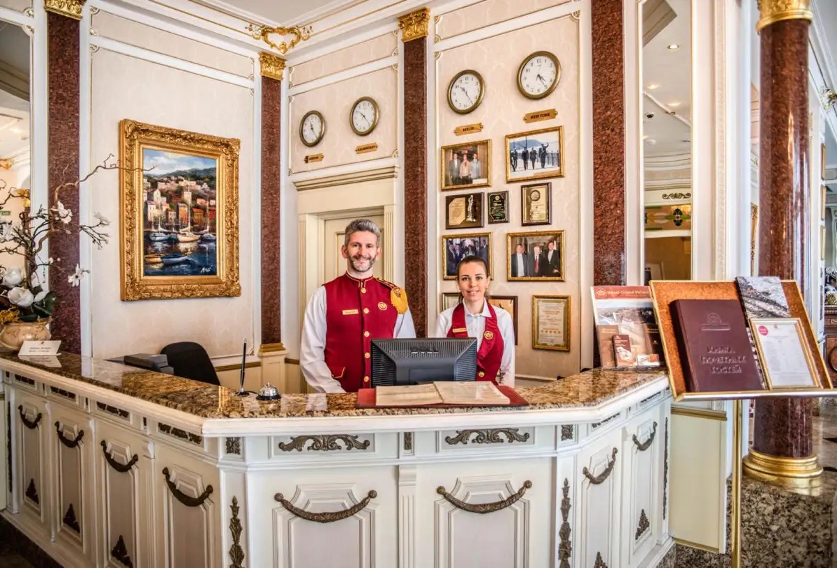 ГРАНД ПАЛАС (GRAND PALACE)