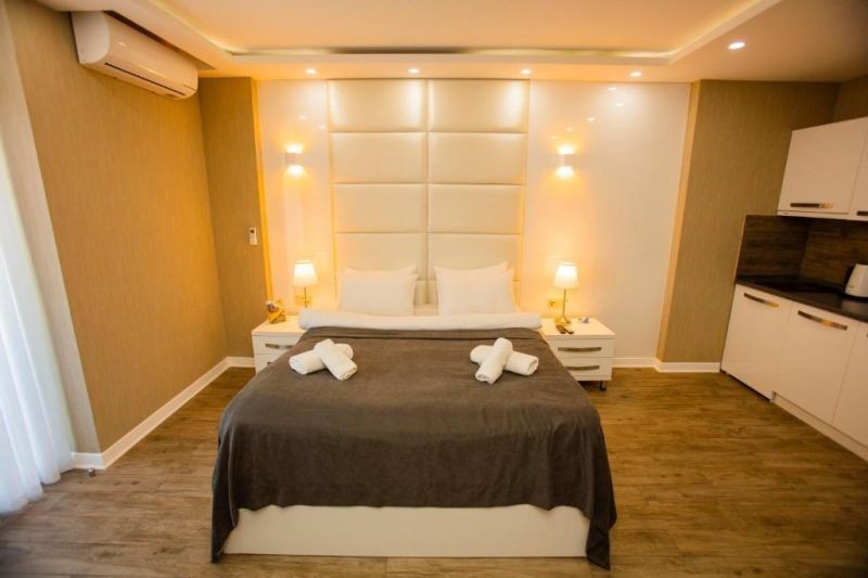 HOLIDAY LUX APARTHOTEL