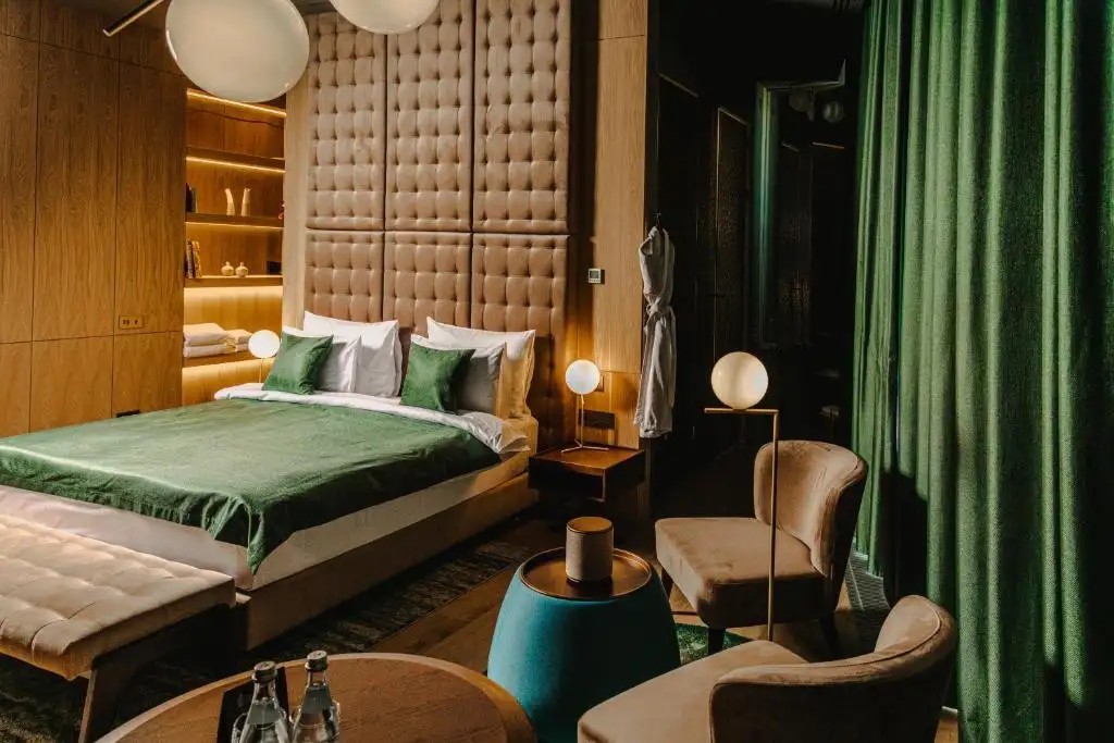 THE VEIL HOTEL (ВЕЙЛ)