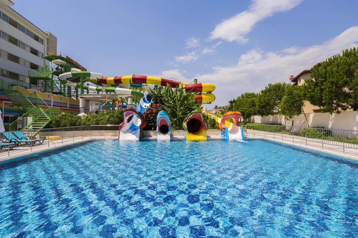 CRYSTAL WATERWORLD PARK RESORT & SPA