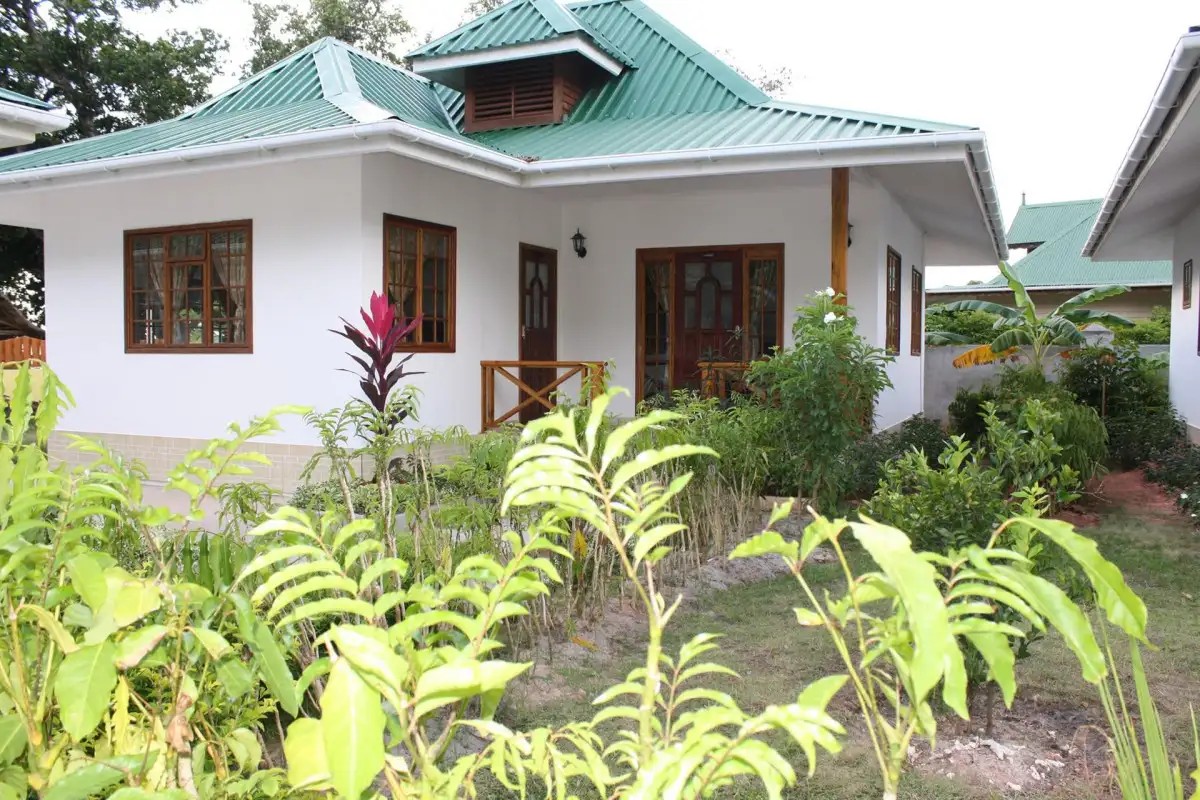 LE SURMER SELF CATERING CHALETS