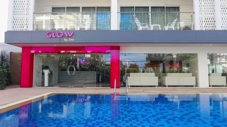 GLOW JOMTIEN BEACH CHAIYAPRUEK