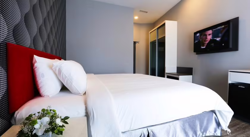 CENANG PLAZA BEACH HOTEL