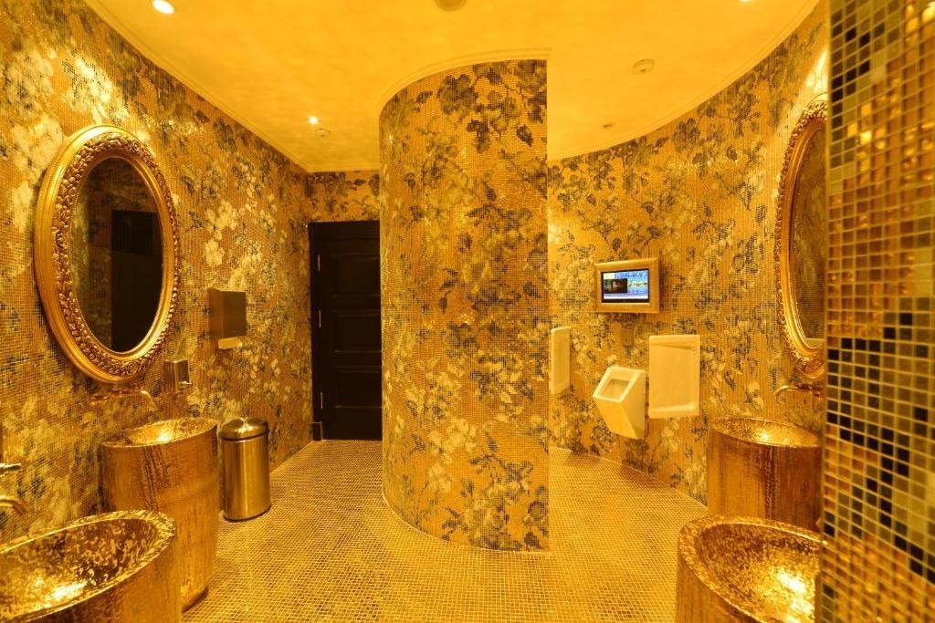 AZURA DELUXE RESORT & SPA