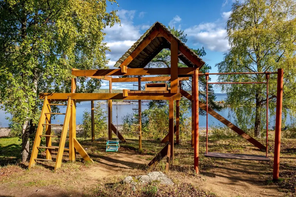 ЧЕРНЫЕ КАМНИ