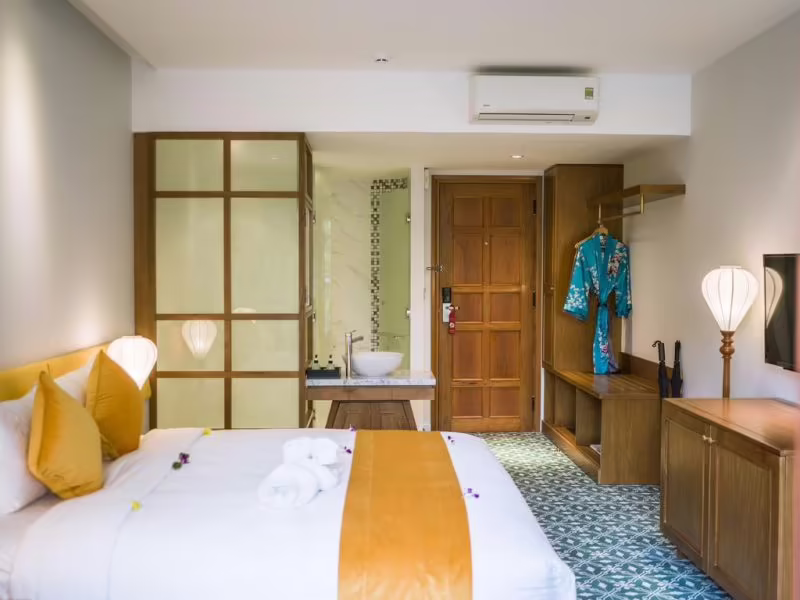 VINH HUNG OLD TOWN HOTEL