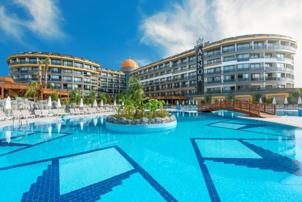 ARNOR DE LUXE HOTEL & SPA