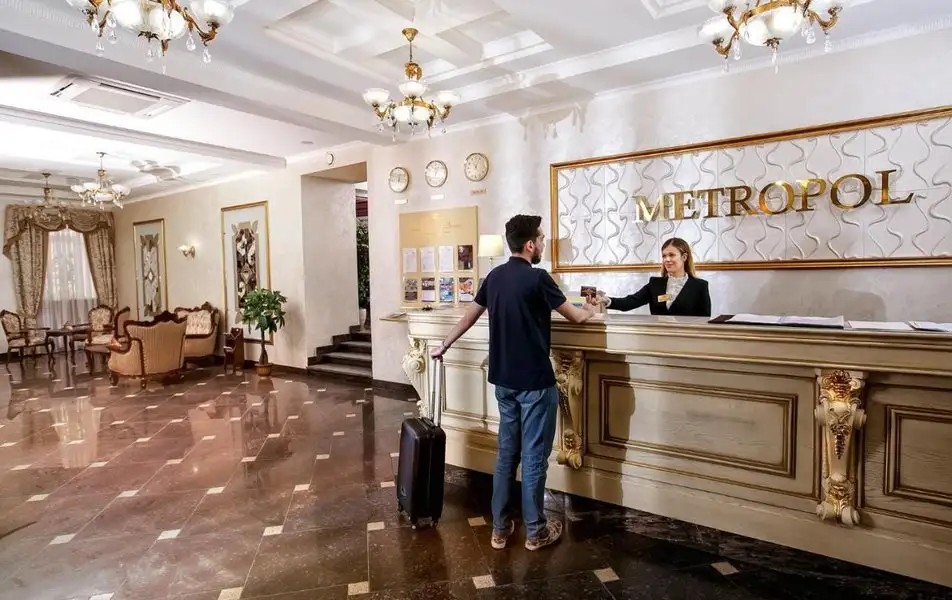 МЕТРОПОЛЬ