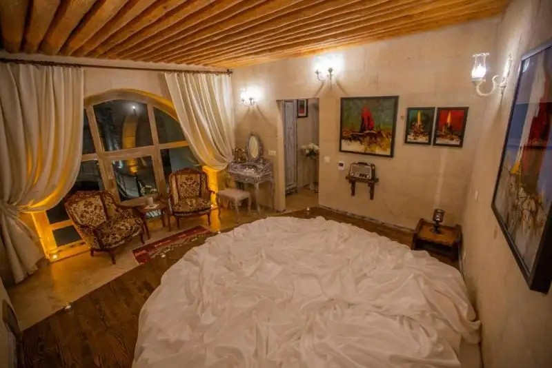 KARLIK CAVE SUITE