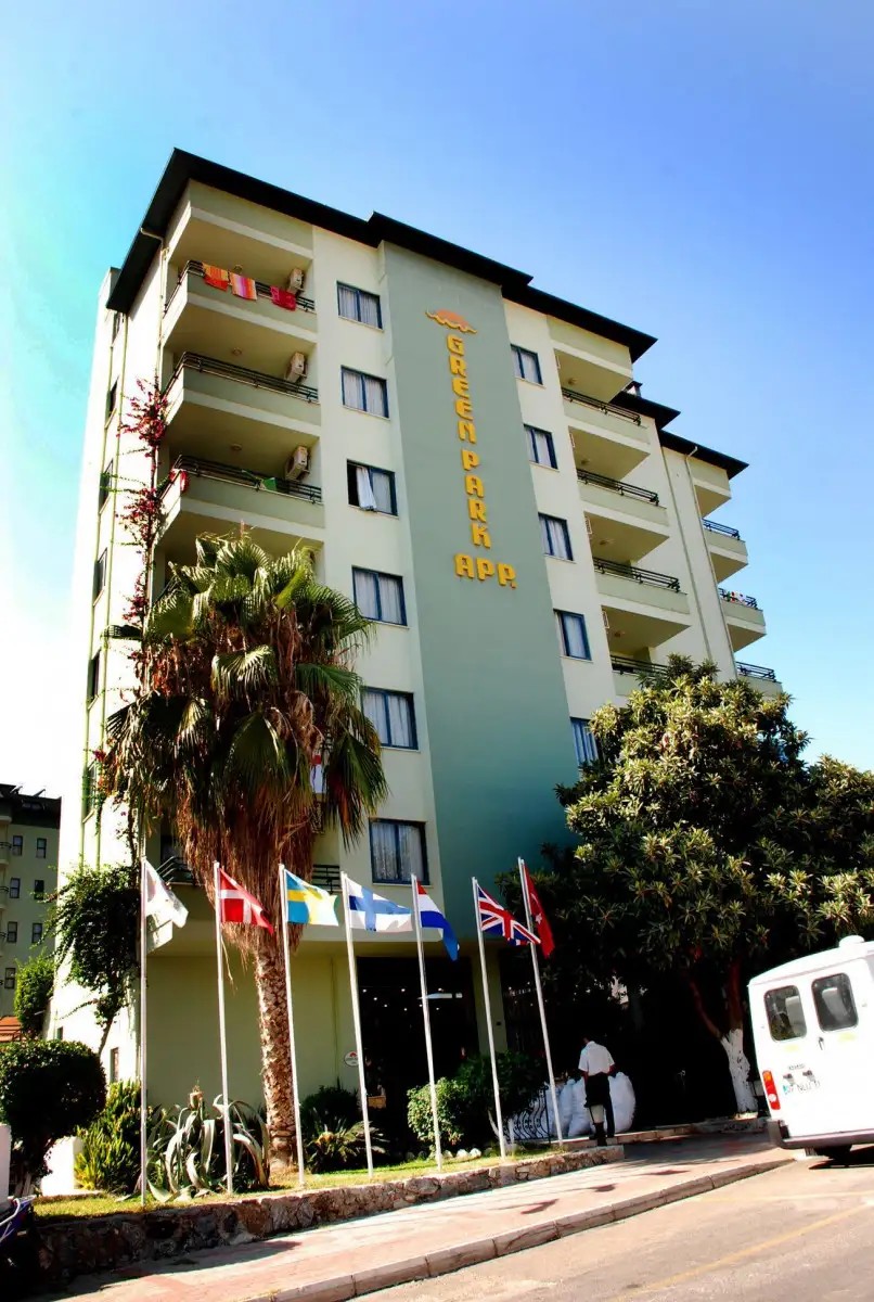 GREEN PARK APARTHOTEL