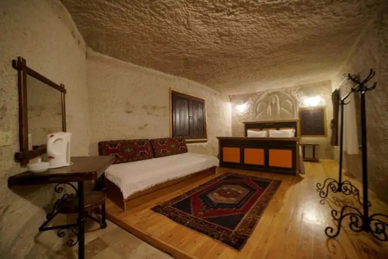 EMILYS CAVE HOUSE BOUTIQUE