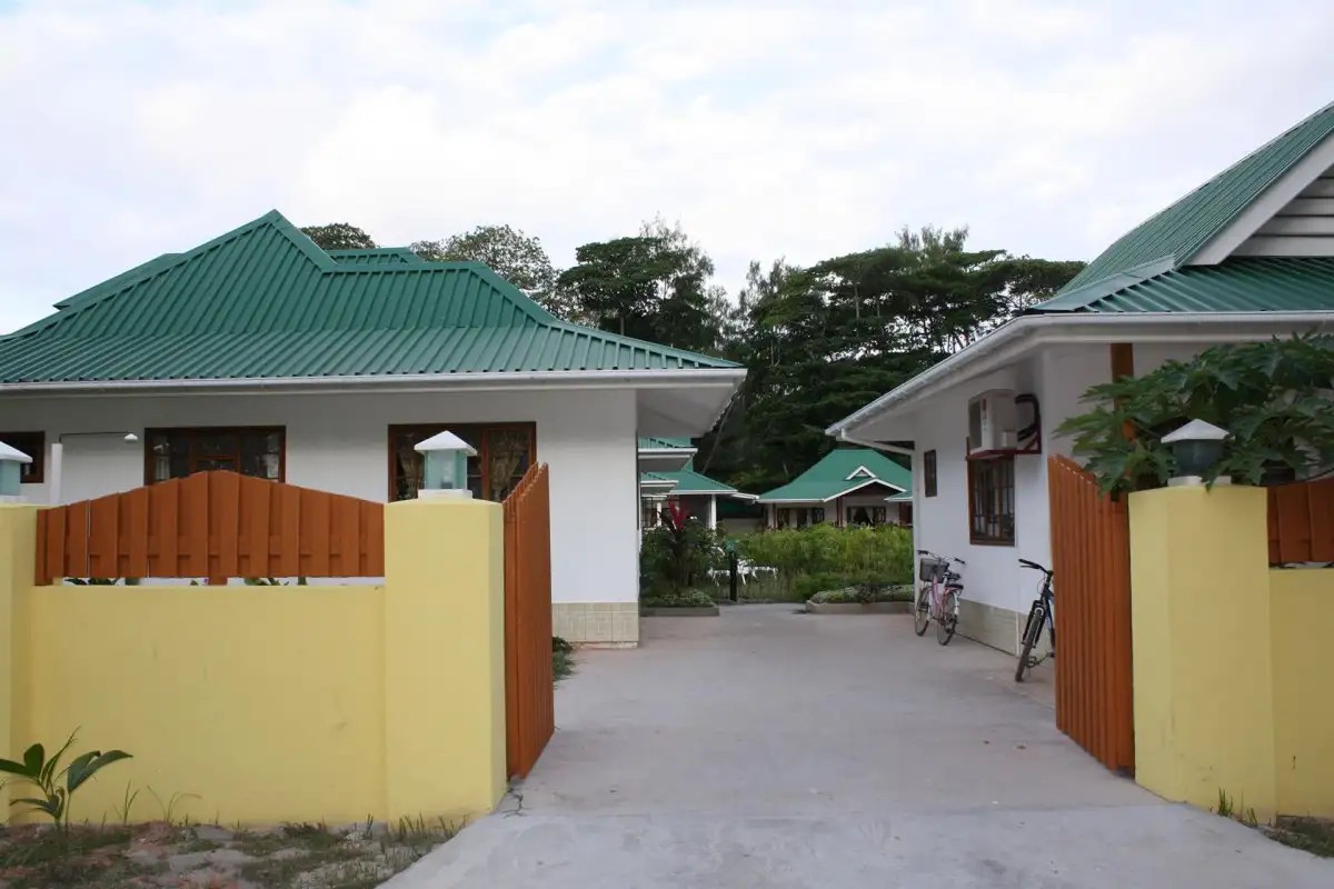 LE SURMER SELF CATERING CHALETS
