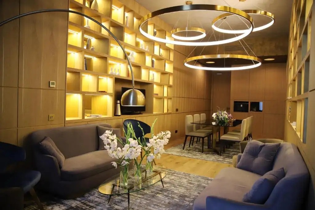 THE VEIL HOTEL (ВЕЙЛ)
