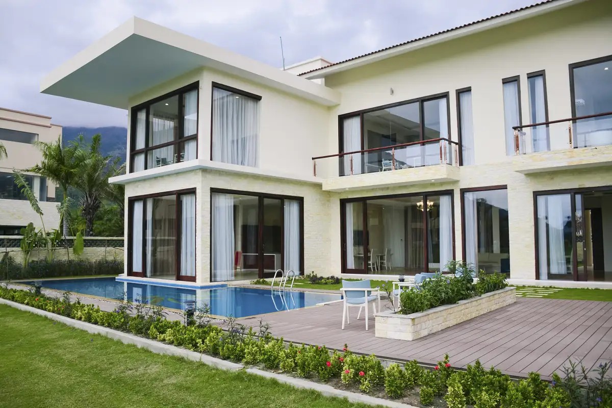 DIAMOND BAY GOLF & VILLAS