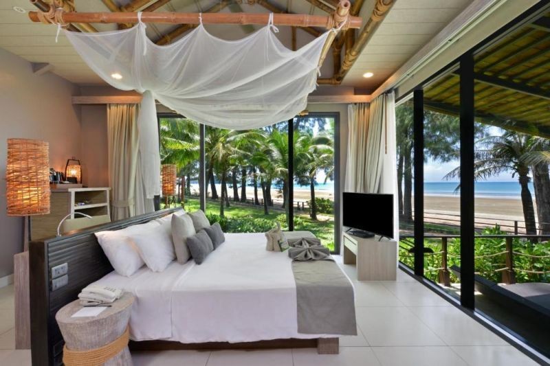 deluxe beachfront villa