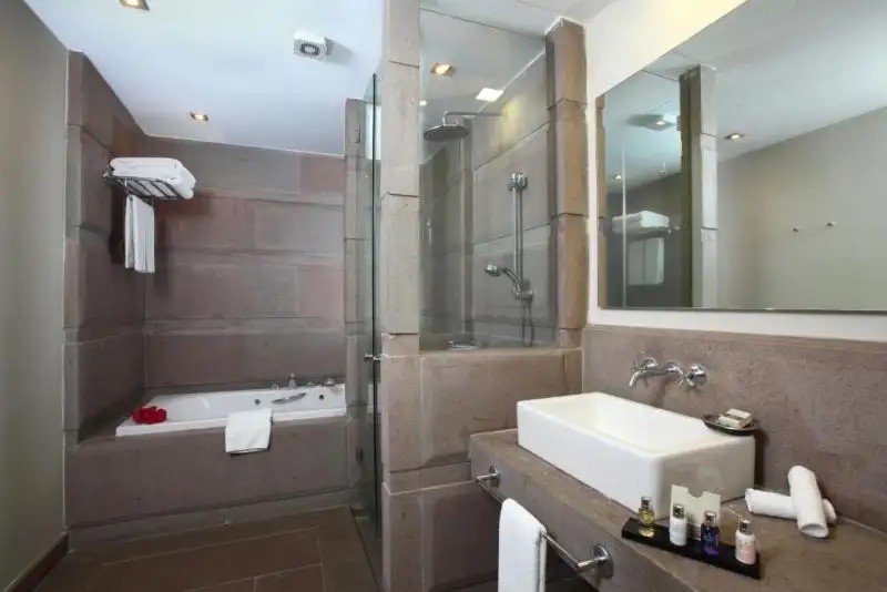 NO 81 HOTEL
