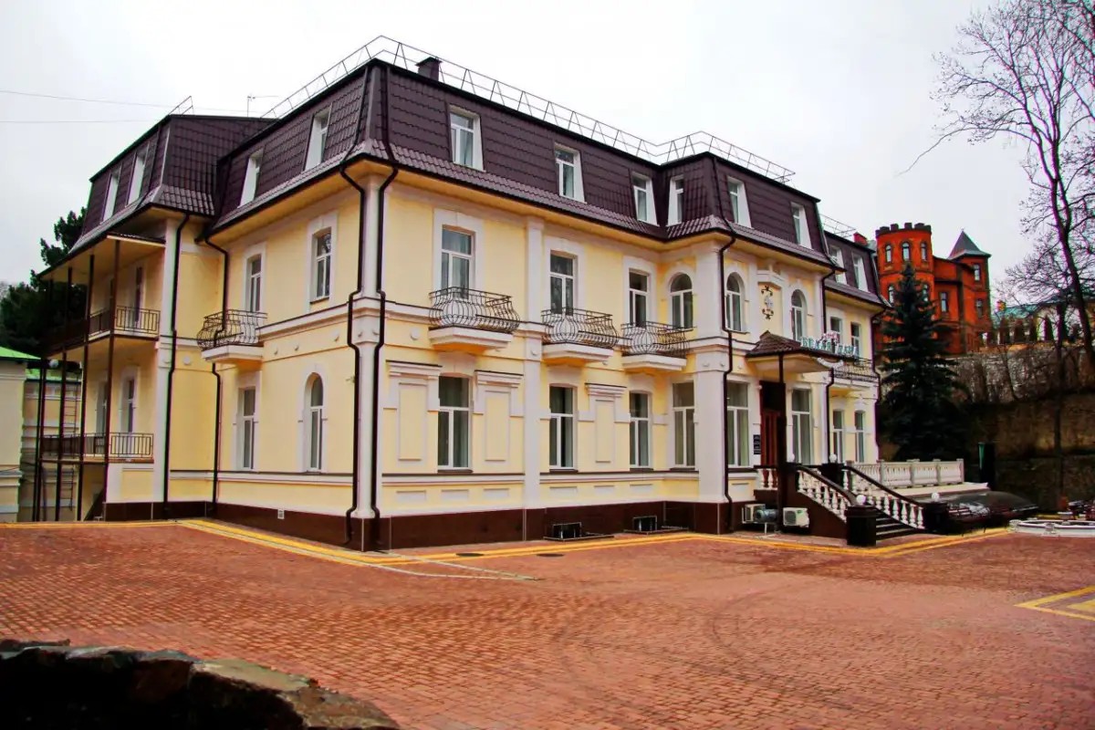 БЕЛАЯ ДАЧА