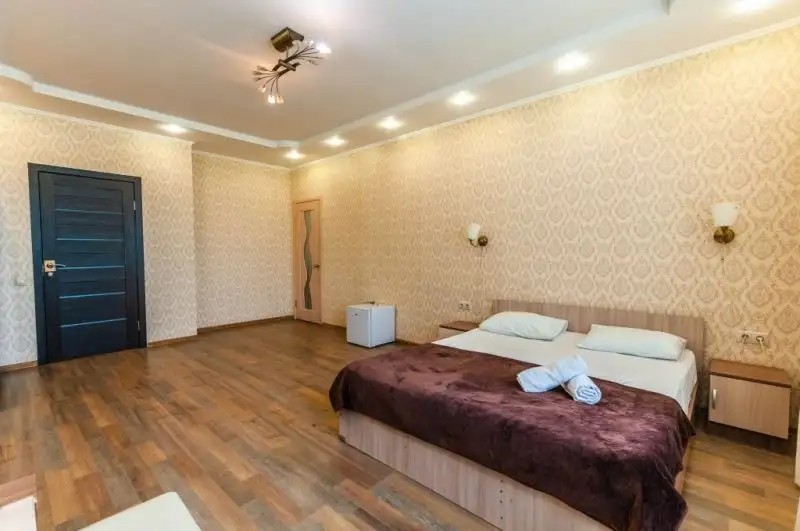 R-HOTEL 4 (Р ОТЕЛЬ 4)