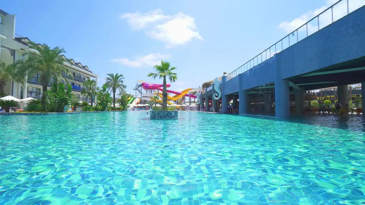 DREAM WORLD PALACE (EX. CRYSTAL SUNHILL RESORT & SPA)