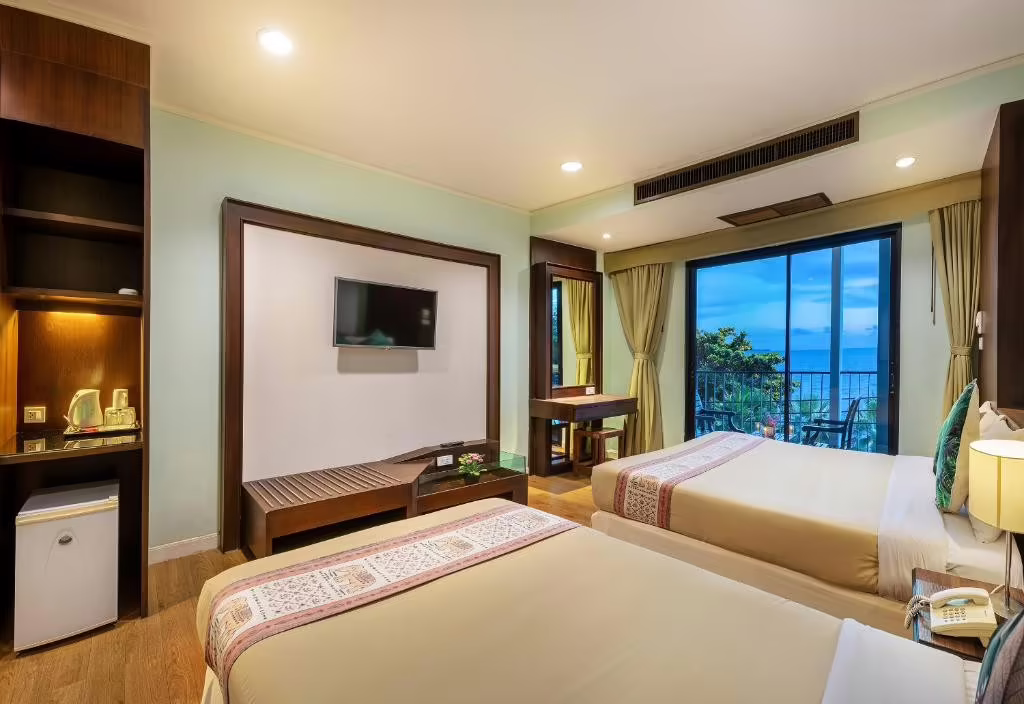 THE JOMTIEN TWELVE