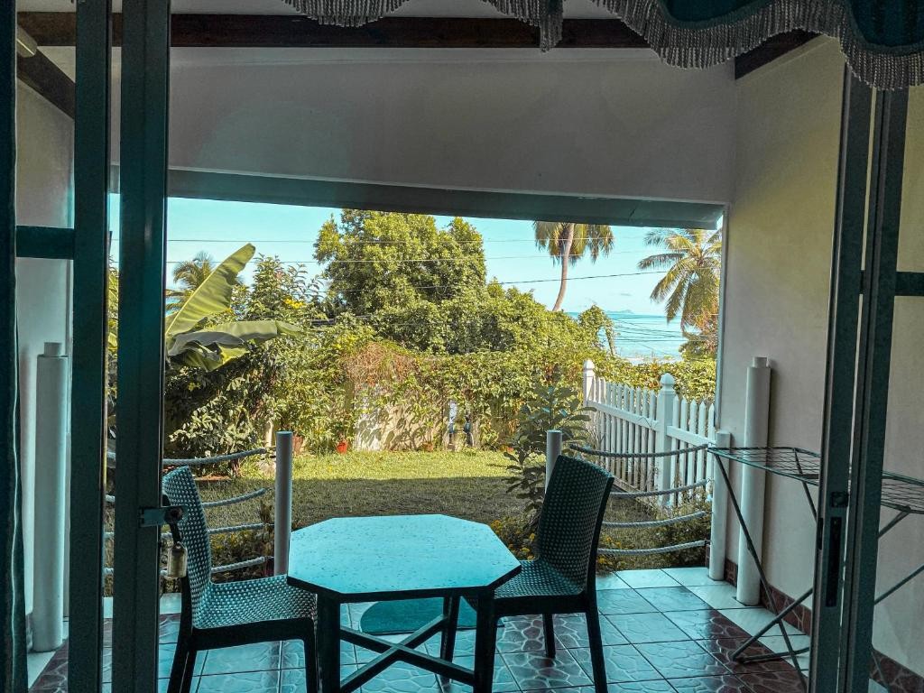 ANSE NORWA GUEST HOUSE APT