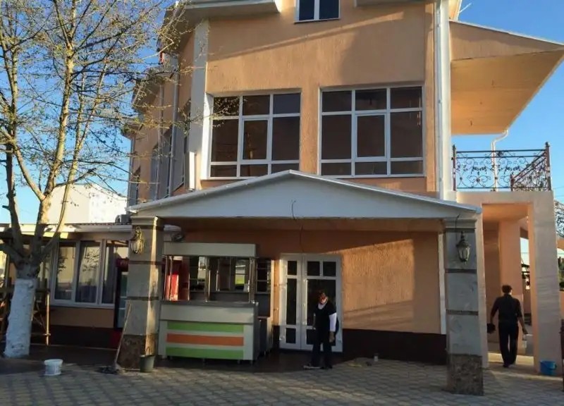 ПОМЕСТЬЕ В КРЫМСКЕ