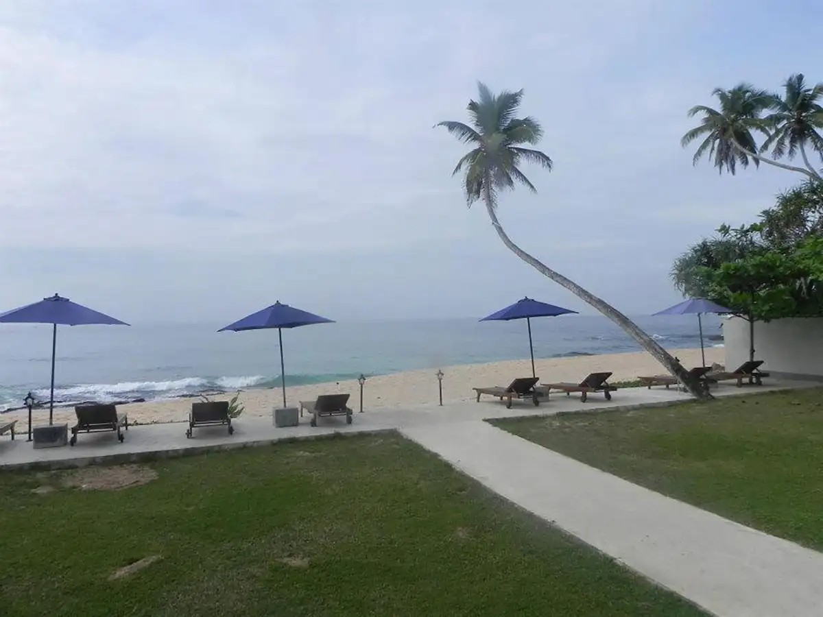 AMANDA BEACH VILLAS