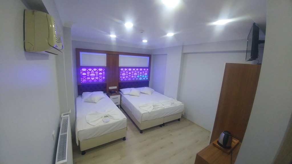 GRAND LIZA HOTEL