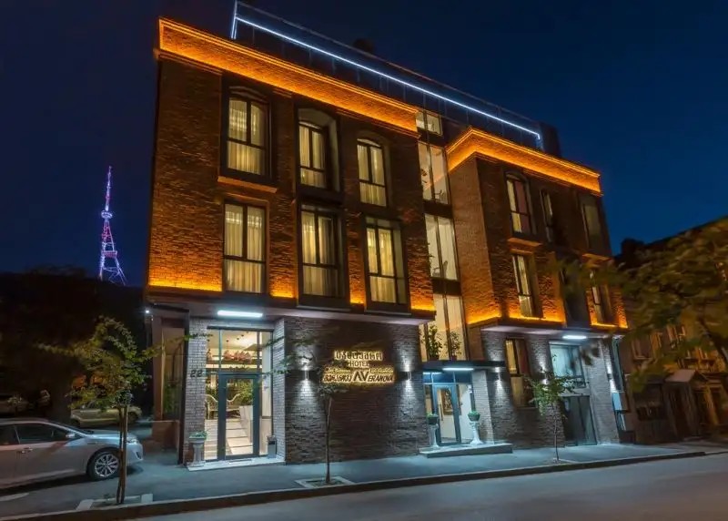 VERANOVA HOTEL