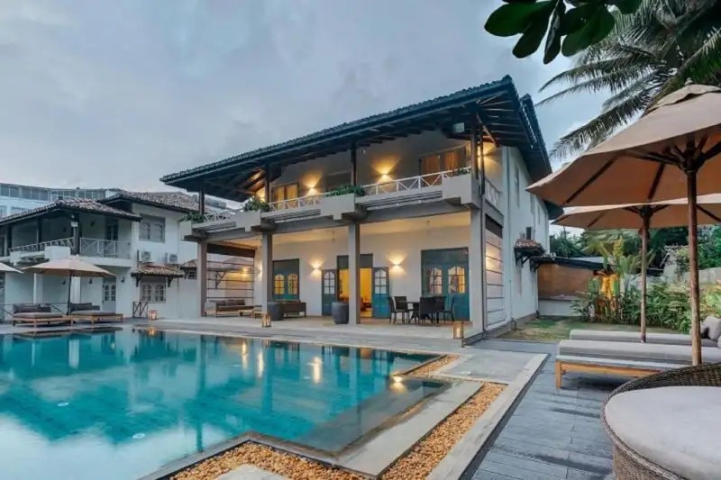 ON THE ROCKS VILLA