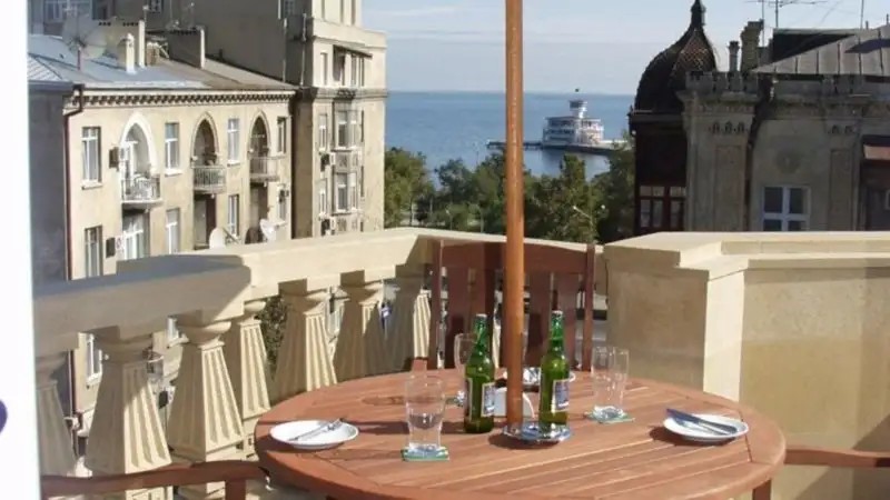 MERIDIAN BAKU