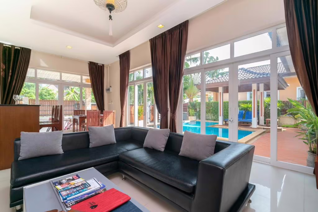 RAWAI PRIVATE VILLAS POOL AND GARDEN