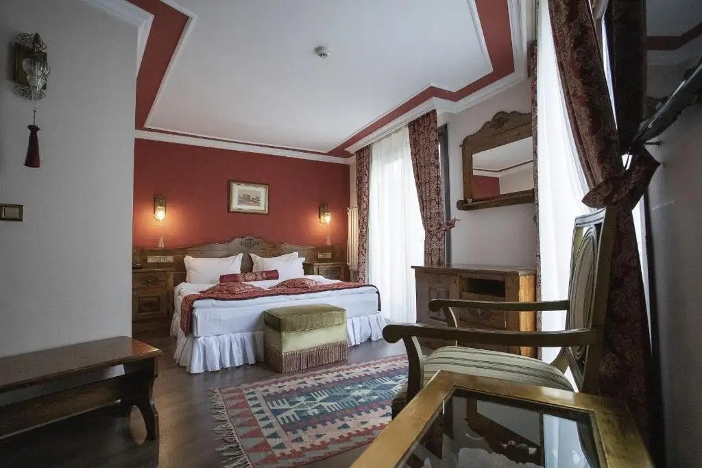 GARDEN HOUSE HOTEL