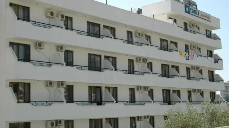 BATIHAN APART