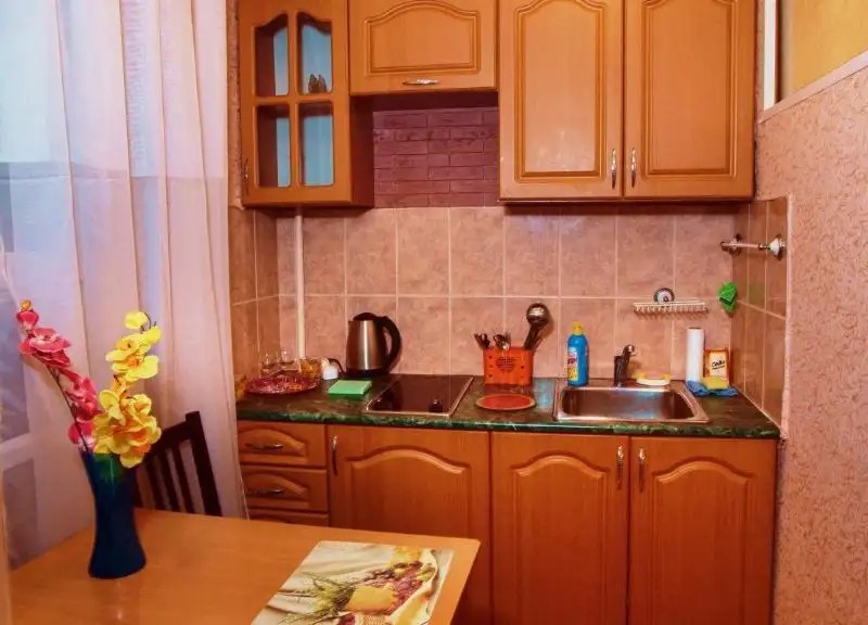 НА УЛИЦЕ ПАПАНИНА