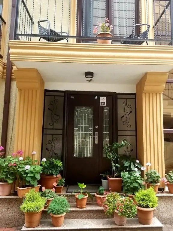 GOLDEN HOUSE