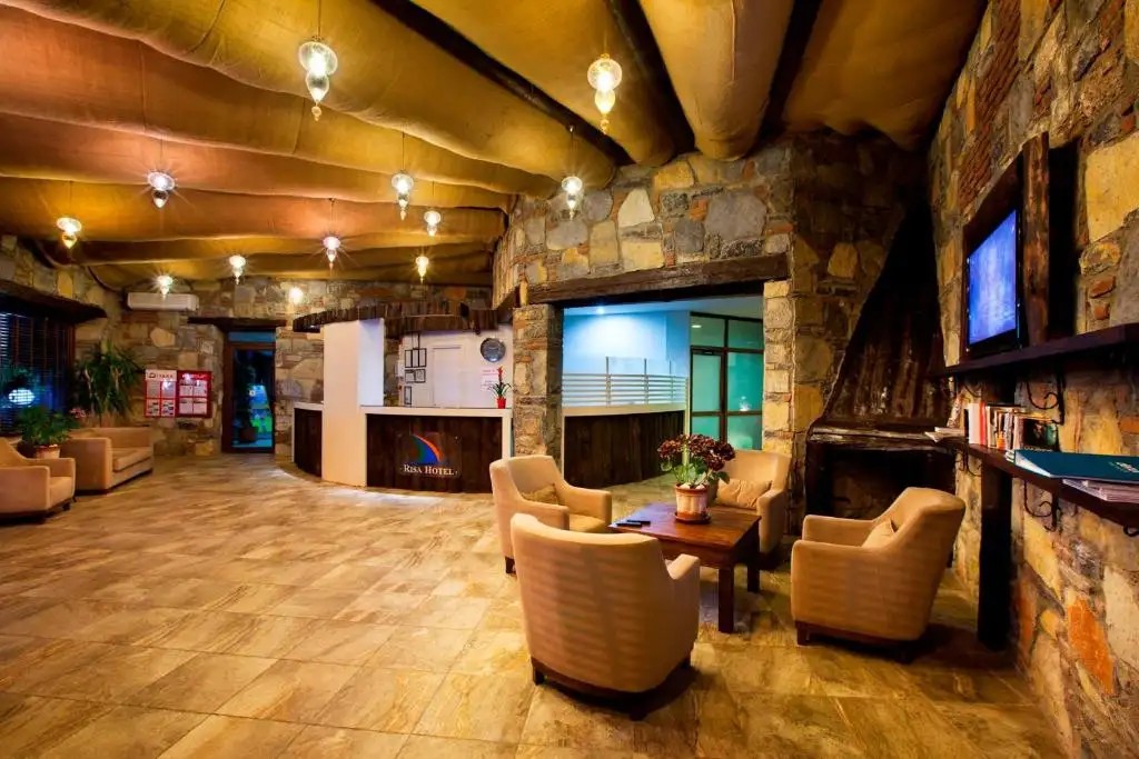 RISA HOTEL