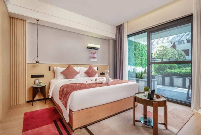 luxury garden view twin bedroom suite