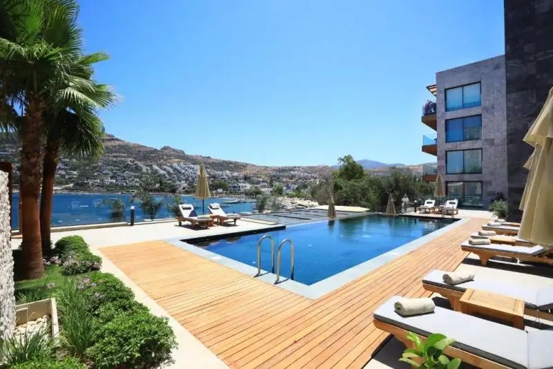 MARE DELUXE RESIDENCES & VILLAS