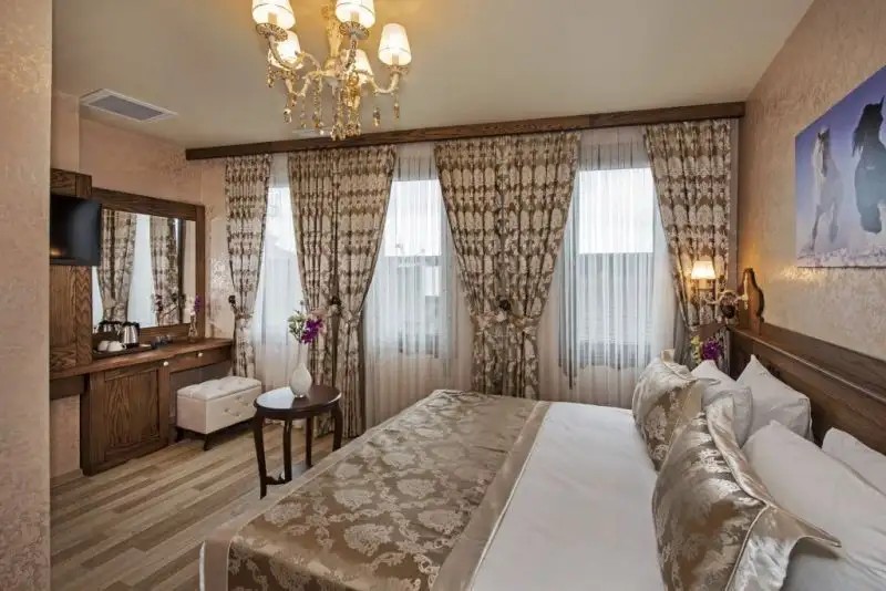 PERAPOLIS HOTEL