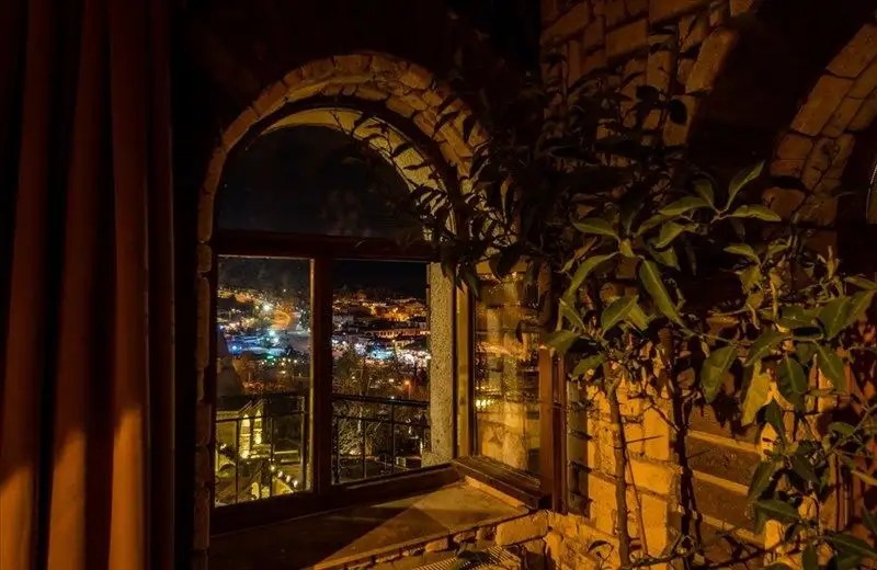 ELITE CAVE SUITES