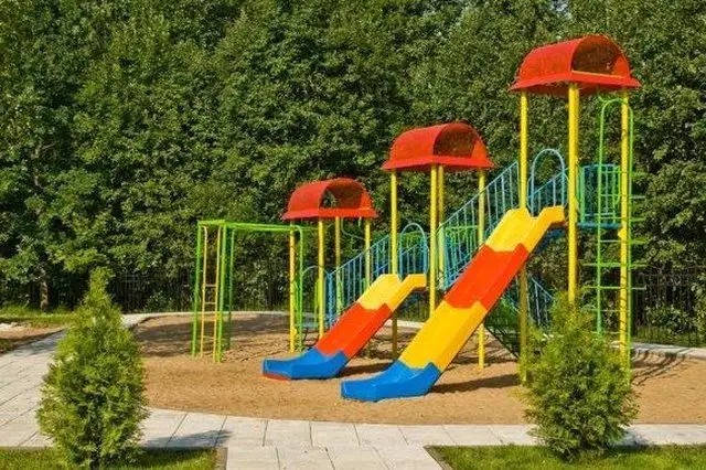 ЖЕЛЕЗНЯКИ