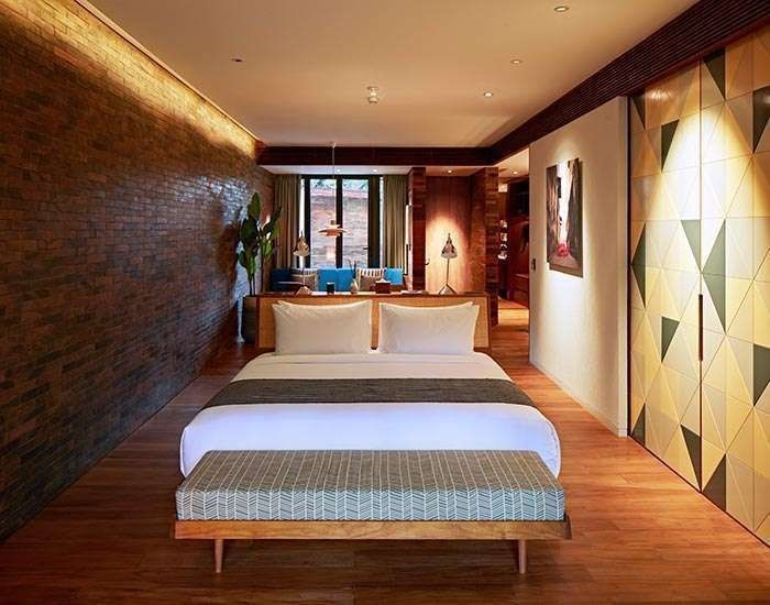 the pool suite