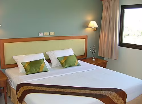 THE PARK HOTEL