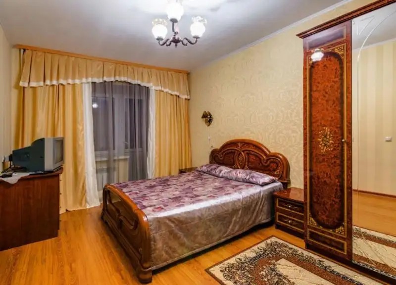АТЛАНТ НА НИКИТИНСКОЙ